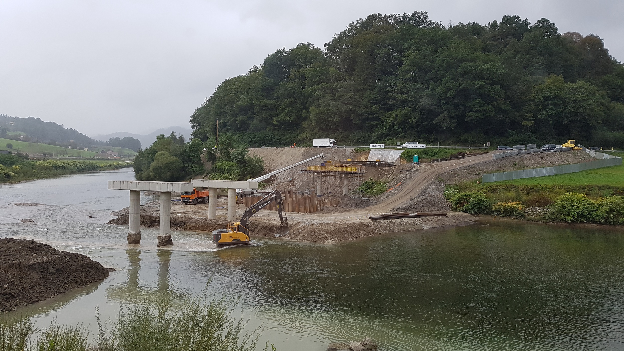 Construction of the new bridge over Savinja River in Laško started