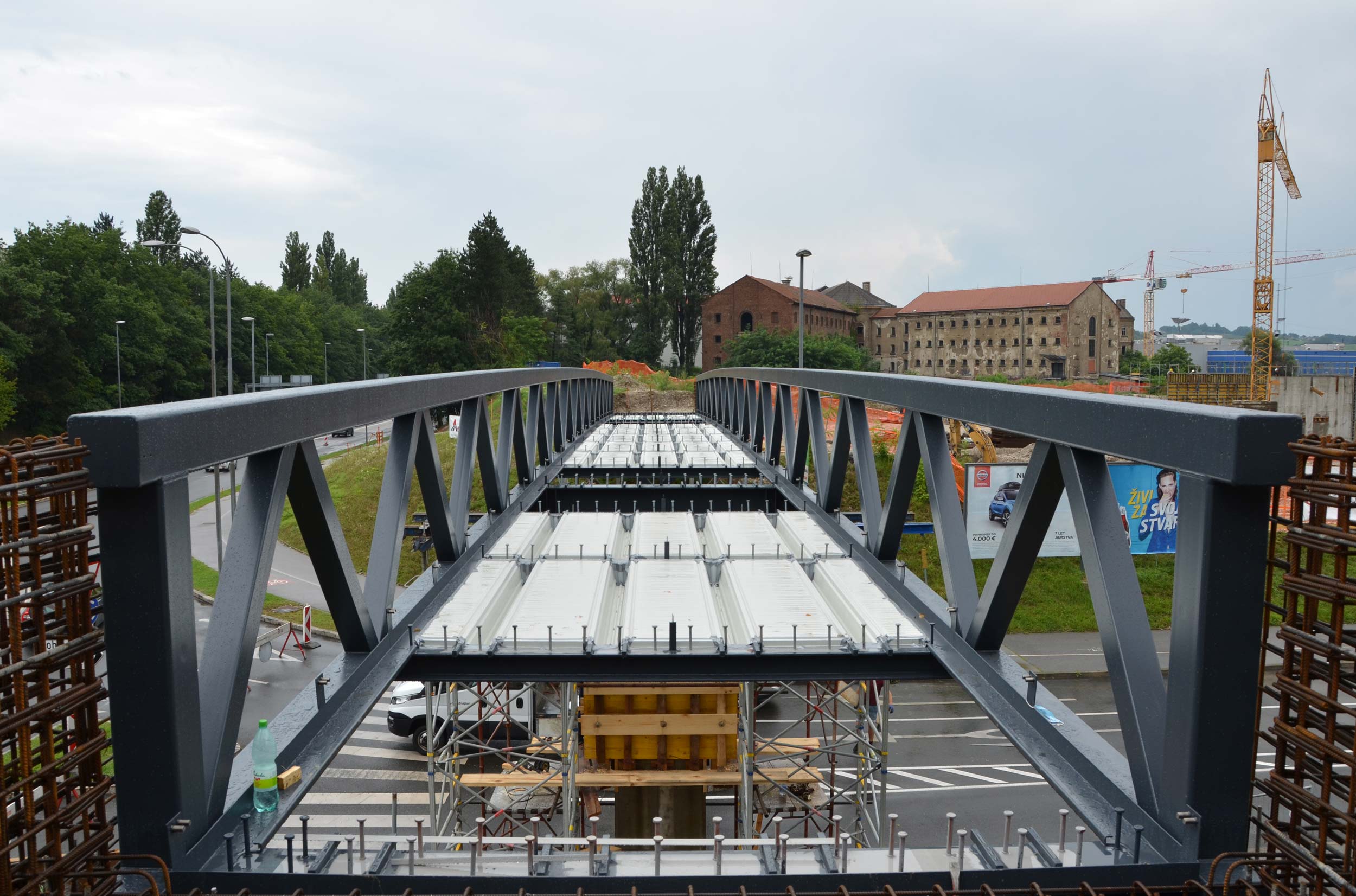 Construction works on overpass Titova - East in full swing