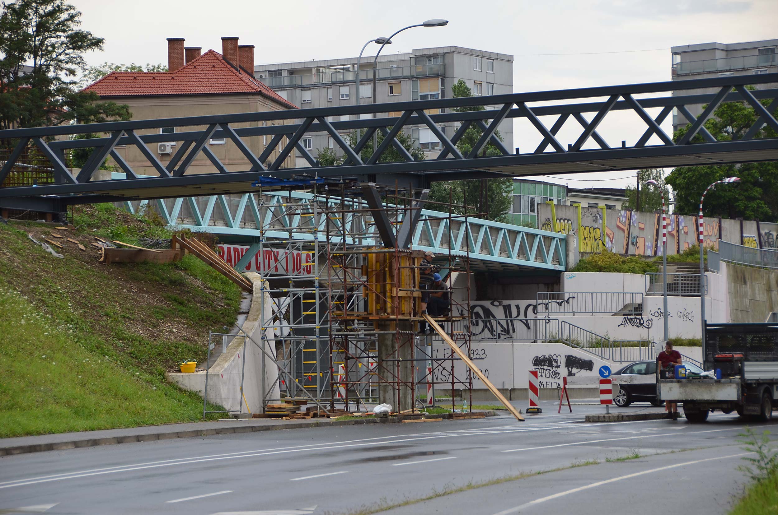 Construction works on overpass Titova - East in full swing