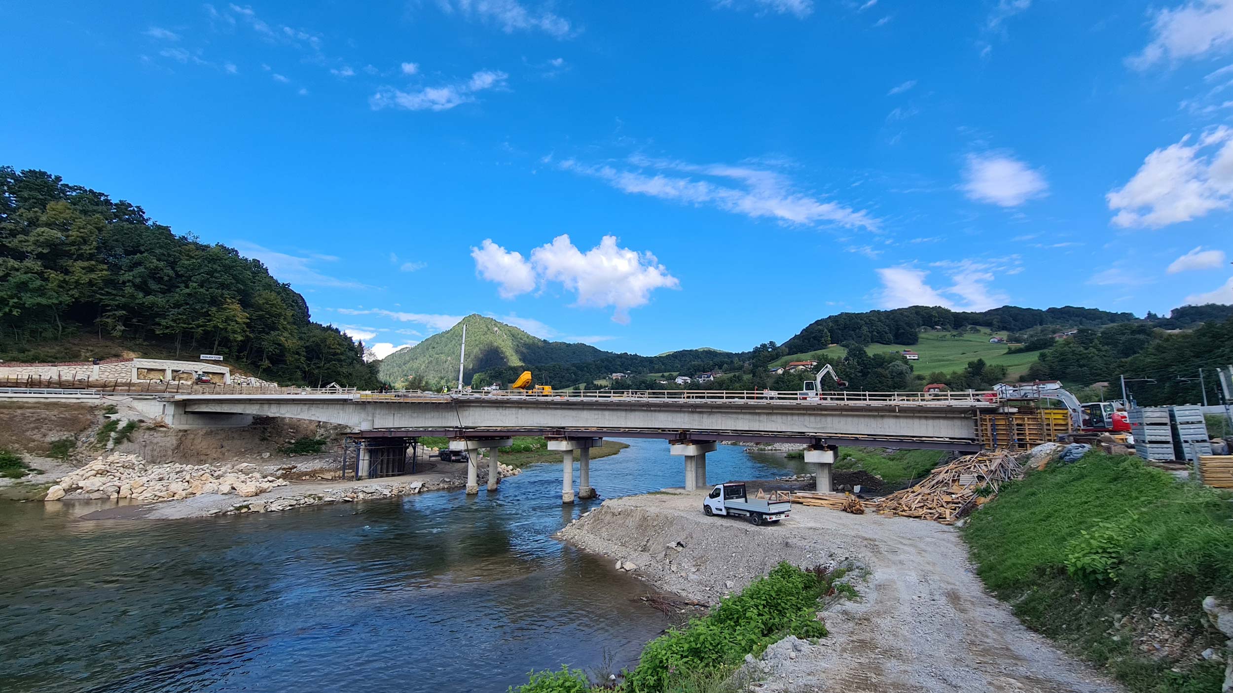 Significant progress on the construction site of the bridge over the Savinja in Laško