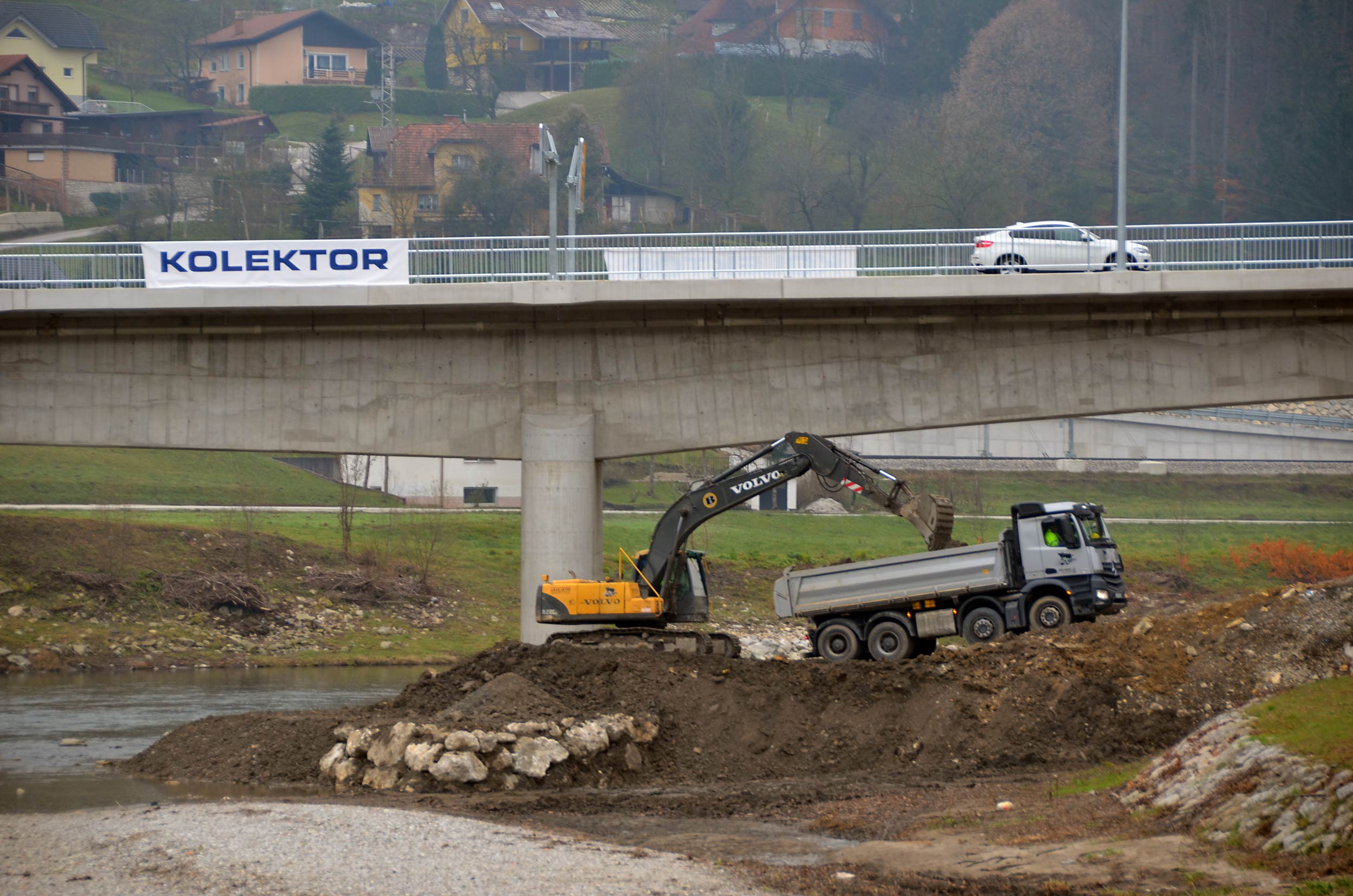 Bridge over Savinja in Laško nearing completion