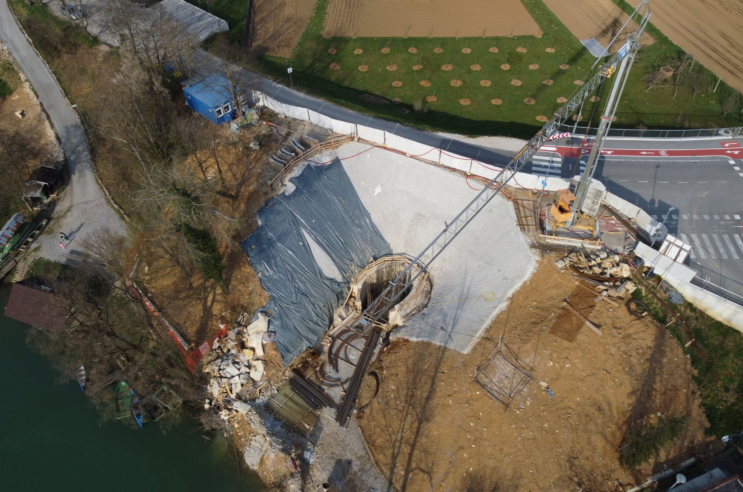 The construction of the Foot and Cycle Bridge in Irča vas well underway