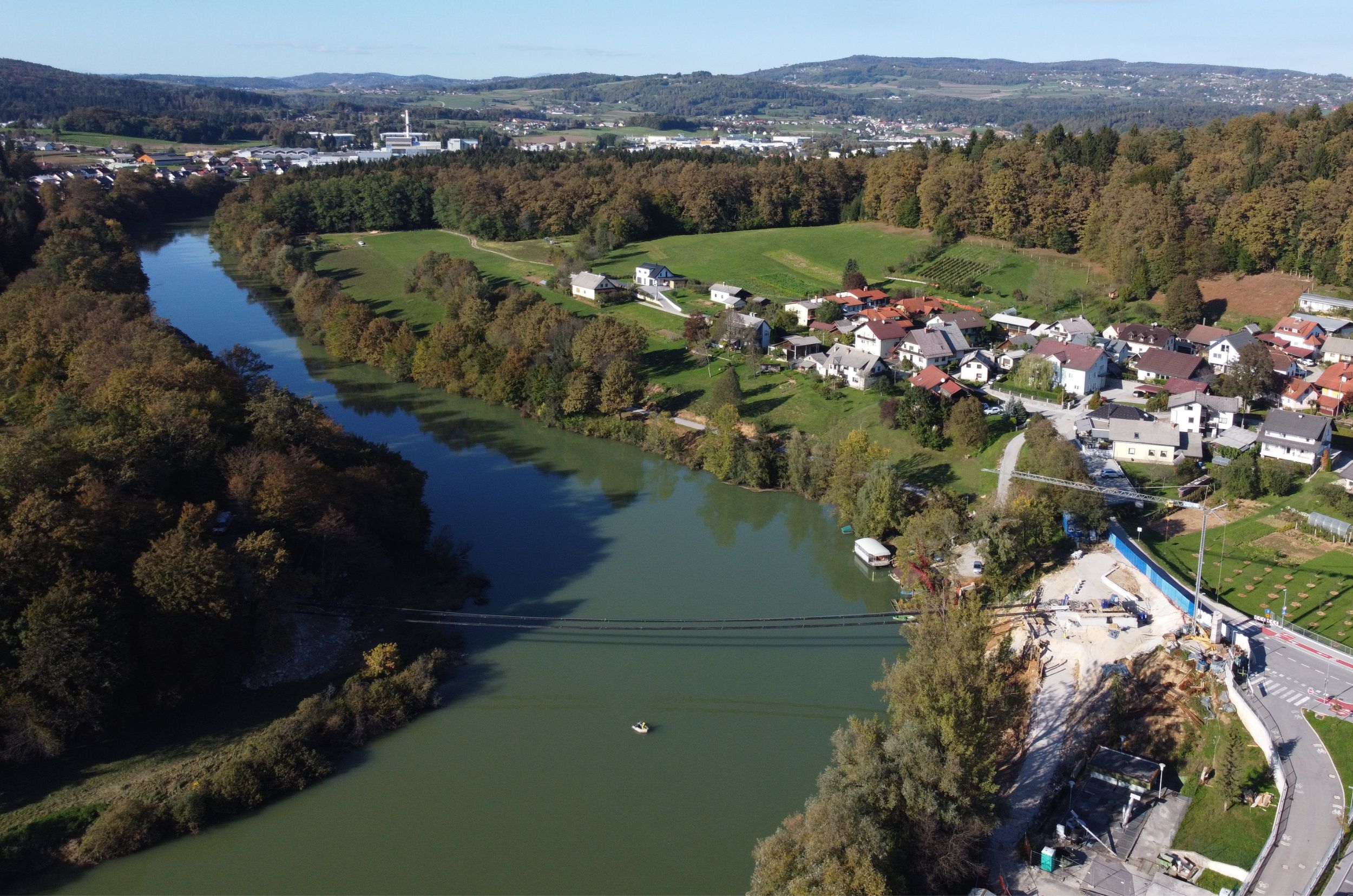 All four bearing tendors of the Foot and Cycle Bridge in Irča vas installed