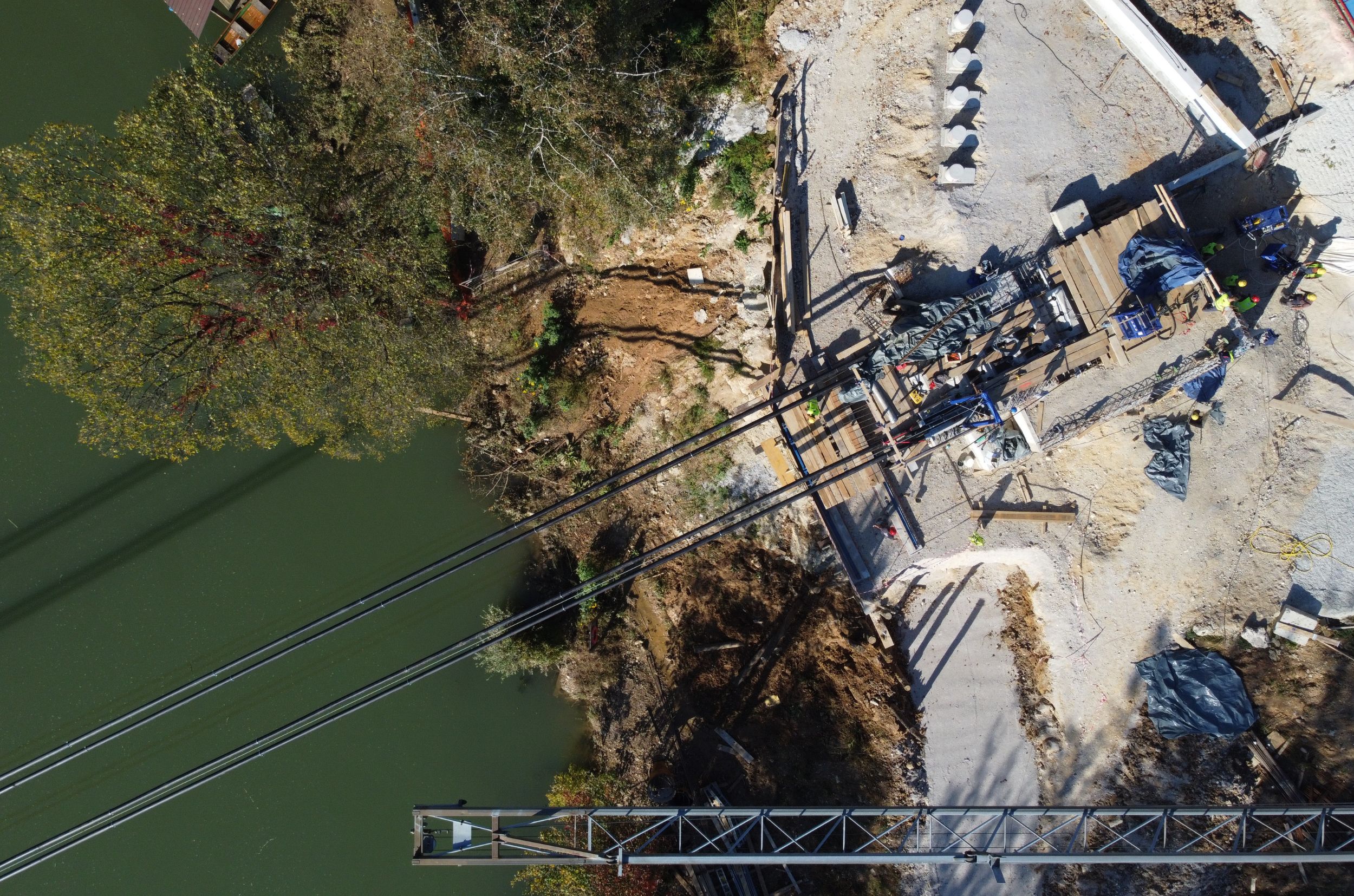 All four bearing tendors of the Foot and Cycle Bridge in Irča vas installed