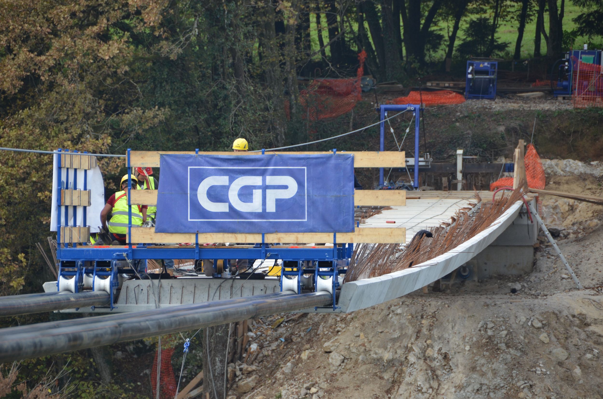 Placing of precast elements of the Foot and Cycle Bridge in Irča vas