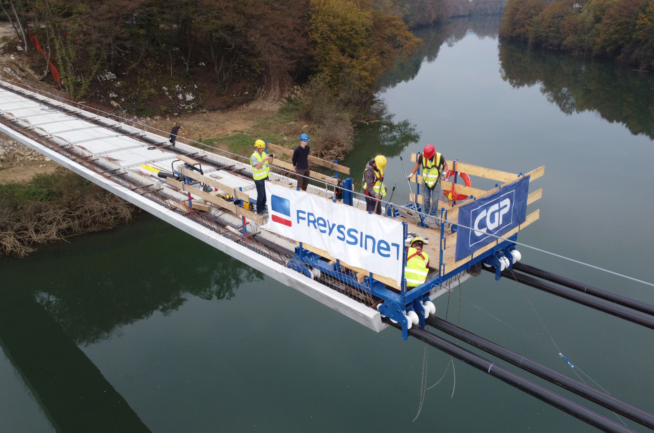 Placing of precast elements of the Foot and Cycle Bridge in Irča vas