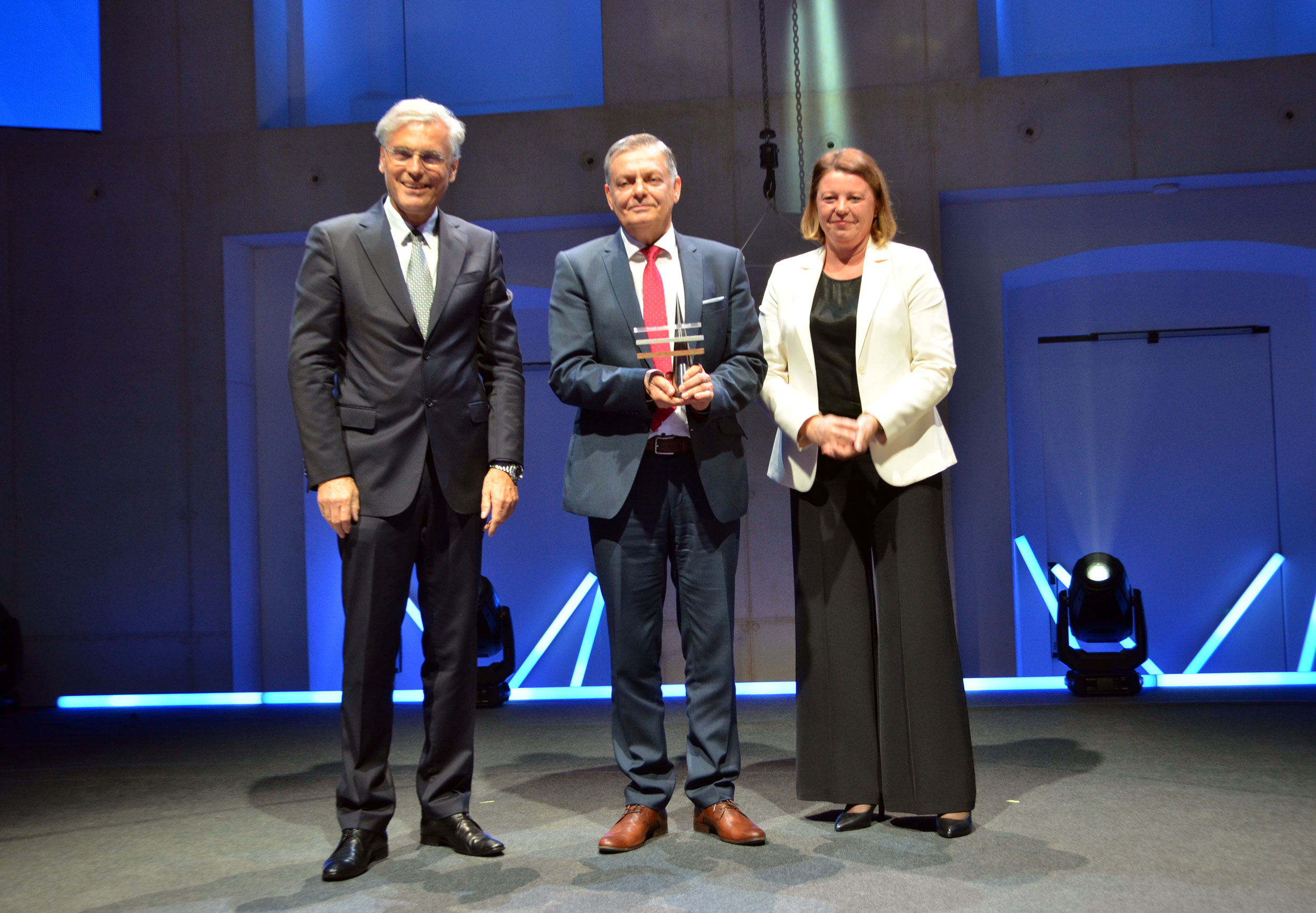 Dr. Viktor Markelj awarded for engineering excellence from the Chamber of Engineers of Slovenia
