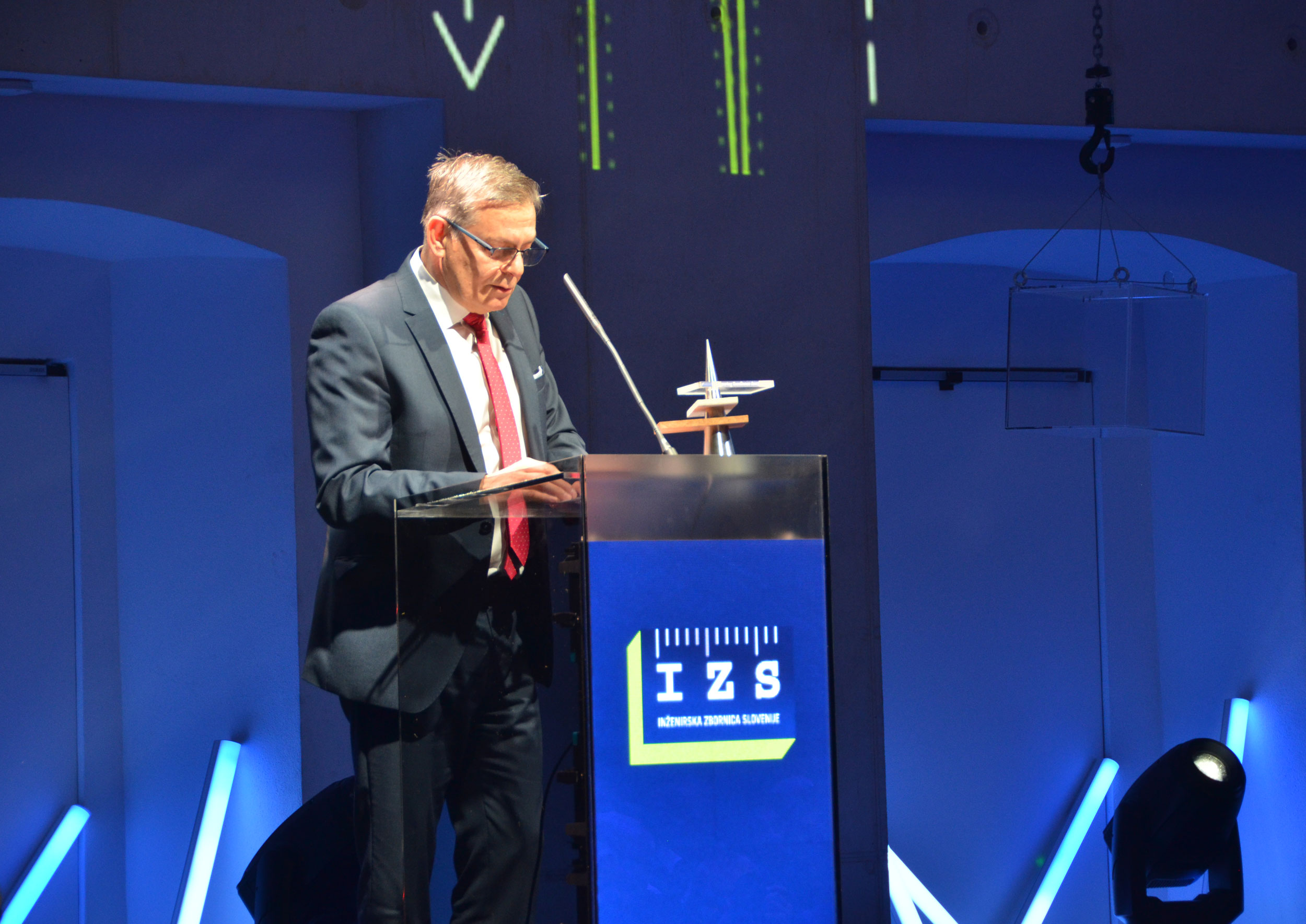 Dr. Viktor Markelj awarded for engineering excellence from the Chamber of Engineers of Slovenia