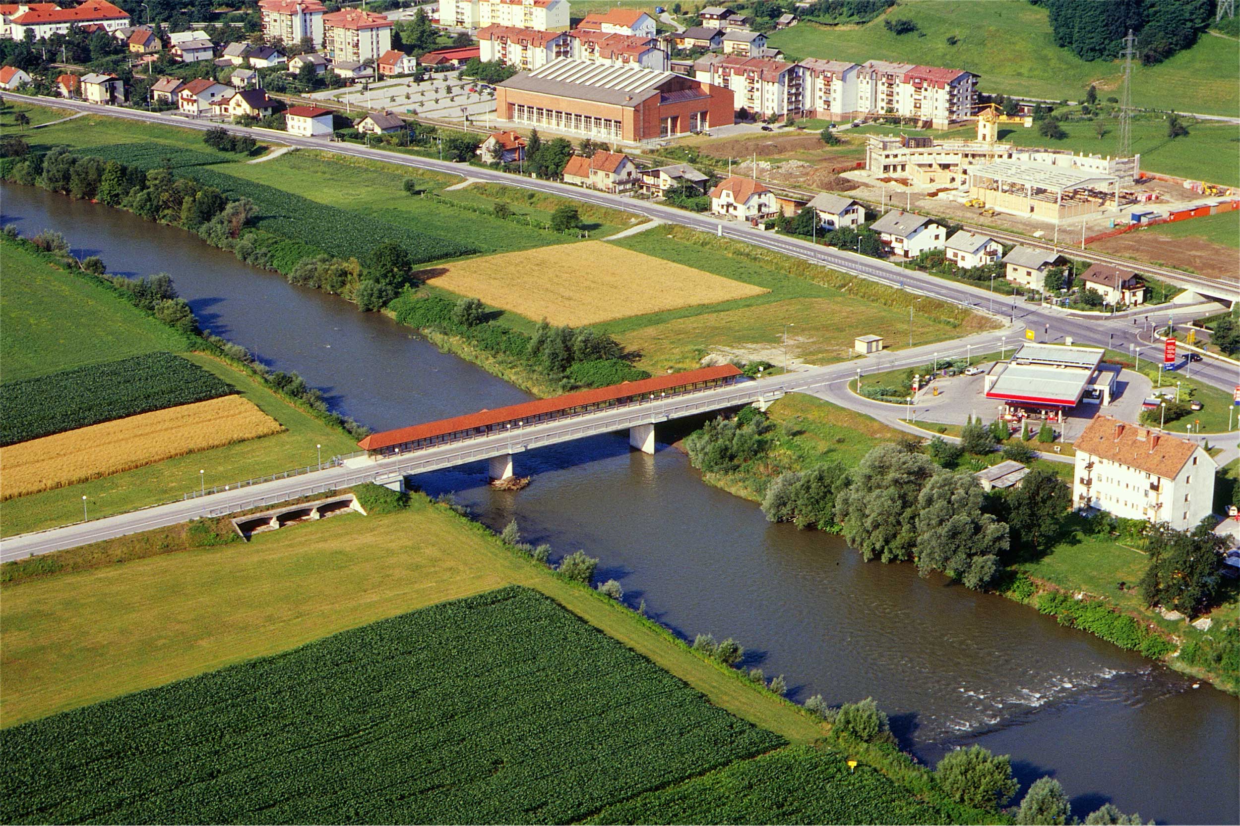 Most čez Savinjo v Laškem
